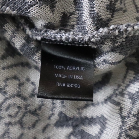 Cotton Emporium Print Cropped Sweater - Picture 10 of 10